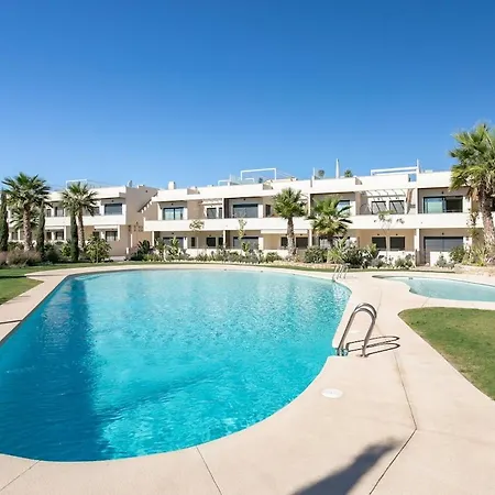 Private Jacuzzi, 3 Pools, Grill, Parking, Ac Apartman