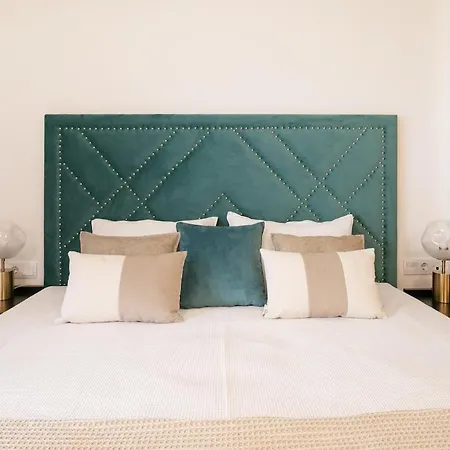 Private Jacuzzi, 3 Pools, Grill, Parking, Ac *