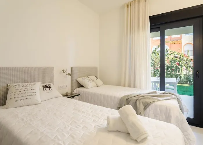 Private Jacuzzi, 3 Pools, Grill, Parking, Ac Daire Torrevieja