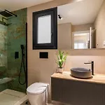 Апартаменты Private Jacuzzi, 3 Pools, Grill, Parking, Ac