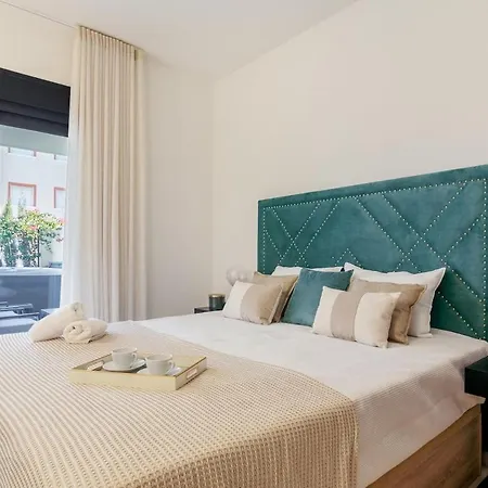 Апартаменты Private Jacuzzi, 3 Pools, Grill, Parking, Ac Торевьиа